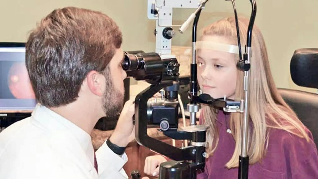 How To Improve Eyesight - Eye examination and healthy vision care