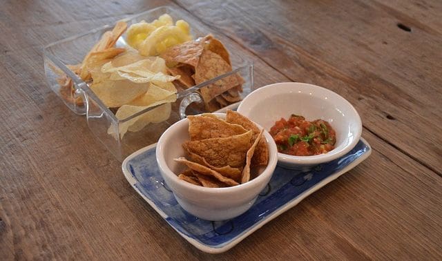 Low Calorie Cinnamon Chips Strawberry Avocado Salsa